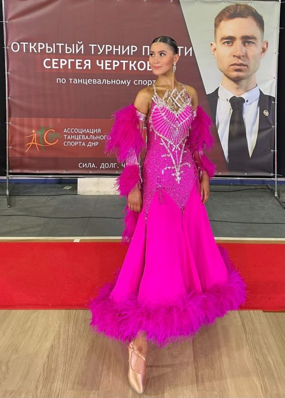 Юные снежнянцы поучаствовали в турнире по танцевальному спорту, посвященному памяти Сергея Черткова Юные снежнянцы поучаствовали в турнире по танцевальному спорту, посвященному памяти Сергея Черткова