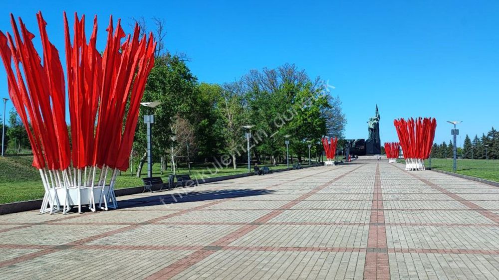 Донецк преображается к майским праздникам Донецк преображается к майским праздникам