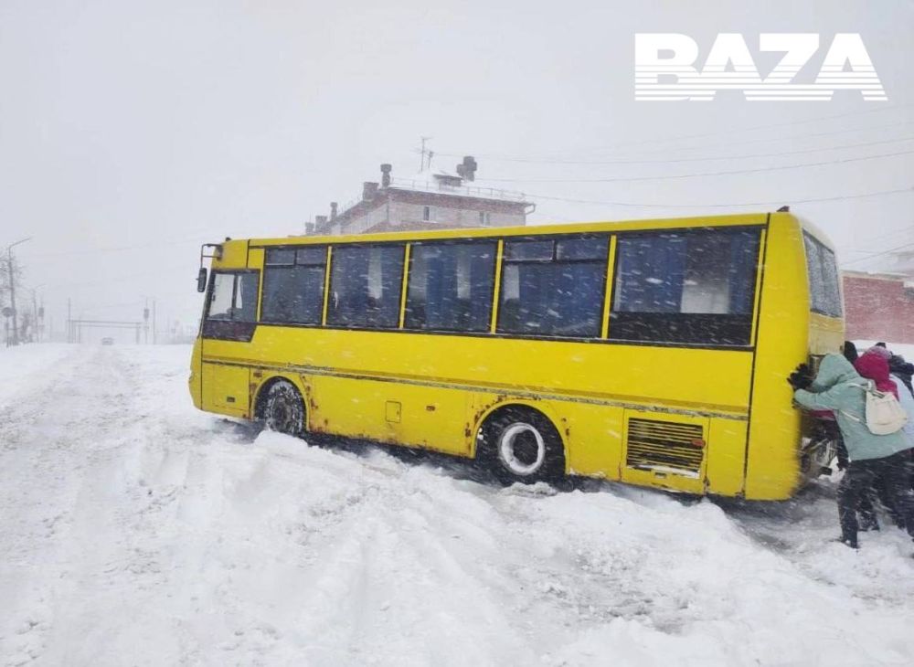 Вслед за Пермским краем аномальные снегопады завалили Свердловскую и Челябинскую области Вслед за Пермским краем аномальные снегопады завалили Свердловскую и Челябинскую области