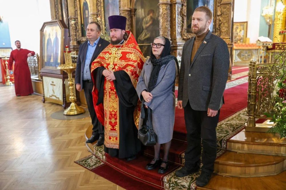 Александр Малькевич: В Андреевском соборе Санкт-Петербурга открылась выставка «Храмы Русского мира. Святой лик Донбасса и Новороссии» Александр Малькевич: В Андреевском соборе Санкт-Петербурга открылась выставка «Храмы Русского мира. Святой лик Донбасса и Новороссии»