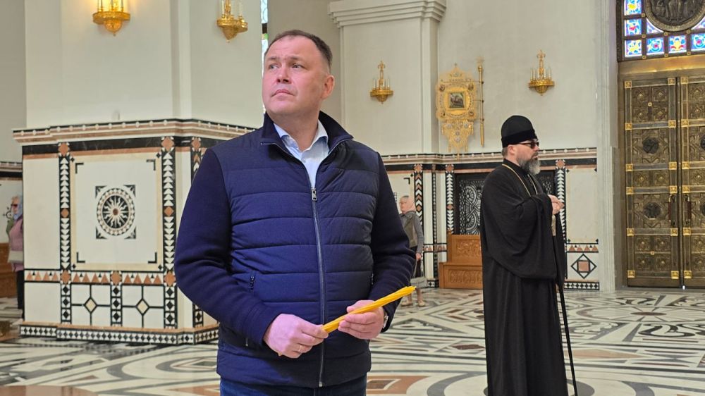 Иван Приходько: Во время пребывания в Горловке Губернатор Кузбасса Илья Владимирович Середюк побывал в Богоявленском кафедральном соборе, где побеседовал с Митрополитом Горловским и Славянским Митрофаном Иван Приходько: Во время пребывания в Горловке Губернатор Кузбасса Илья Владимирович Середюк побывал в Богоявленском кафедральном соборе, где побеседовал с Митрополитом Горловским и Славянским Митрофаном