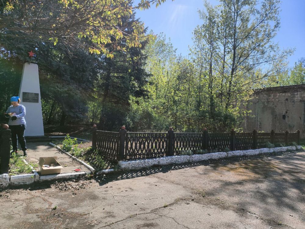 В Кировском внутригородском районе продолжаются работы по благоустройству территории В Кировском внутригородском районе продолжаются работы по благоустройству территории