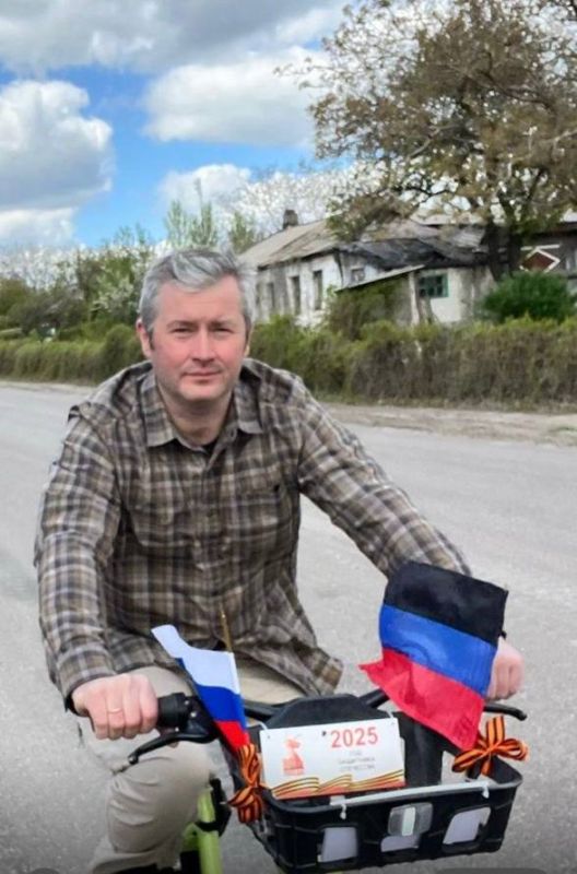 Михаил Присяжнюк приехал в ДНР и принял участие в веломарафоне Михаил Присяжнюк приехал в ДНР и принял участие в веломарафоне