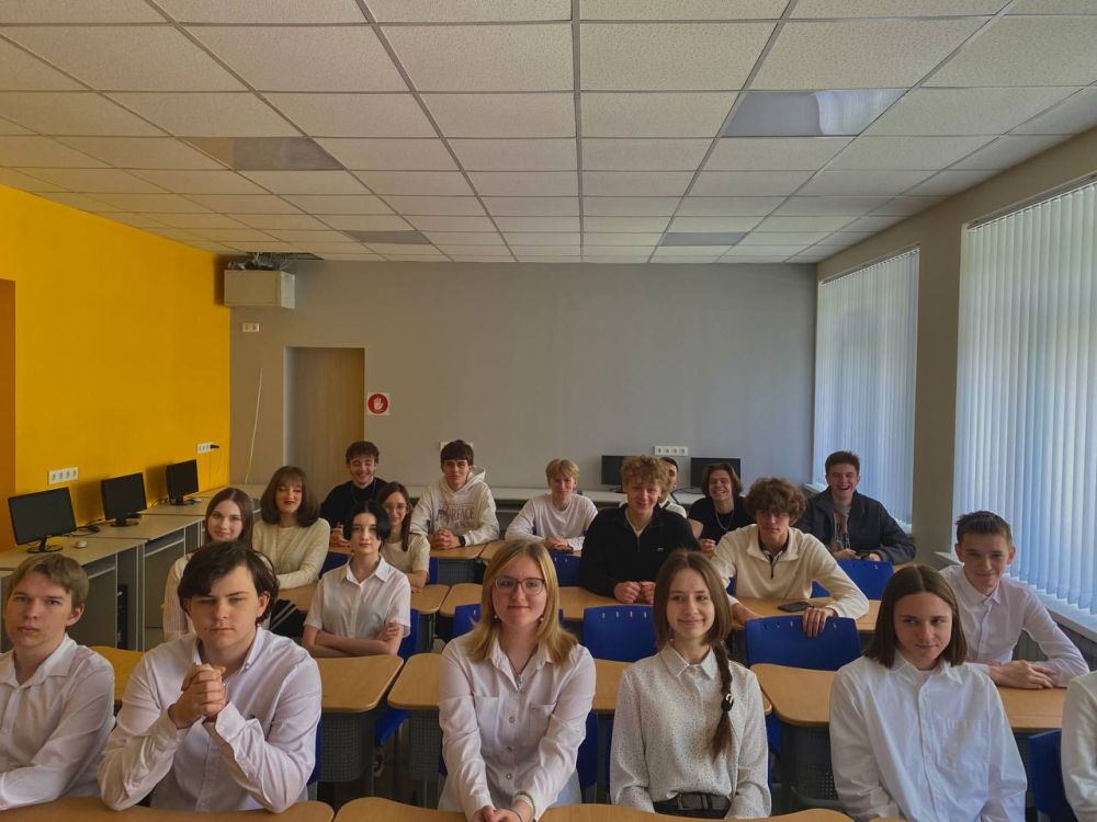 Управа Ворошиловского внутригородского района провела лекцию для обучающихся 11 и 9 классов ГБОУ «Многопрофильный лицей №5 имени Н.П. Бойко городского округа Донецк» Донецкой Народной Республики под названием... Управа Ворошиловского внутригородского района провела лекцию для обучающихся 11 и 9 классов ГБОУ «Многопрофильный лицей №5 имени Н.П. Бойко городского округа Донецк» Донецкой Народной Республики под названием...