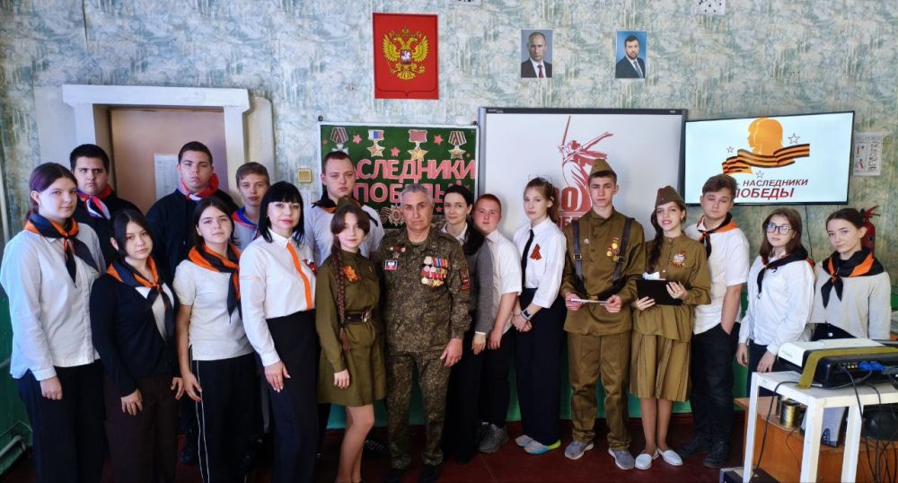 Дмитрий Огилец: Сегодня утром во всех школах моей родной Макеевки прошел единый открытый урок "Наследие Победы: сила в единстве" в Дмитрий Огилец: Сегодня утром во всех школах моей родной Макеевки прошел единый открытый урок "Наследие Победы: сила в единстве" в