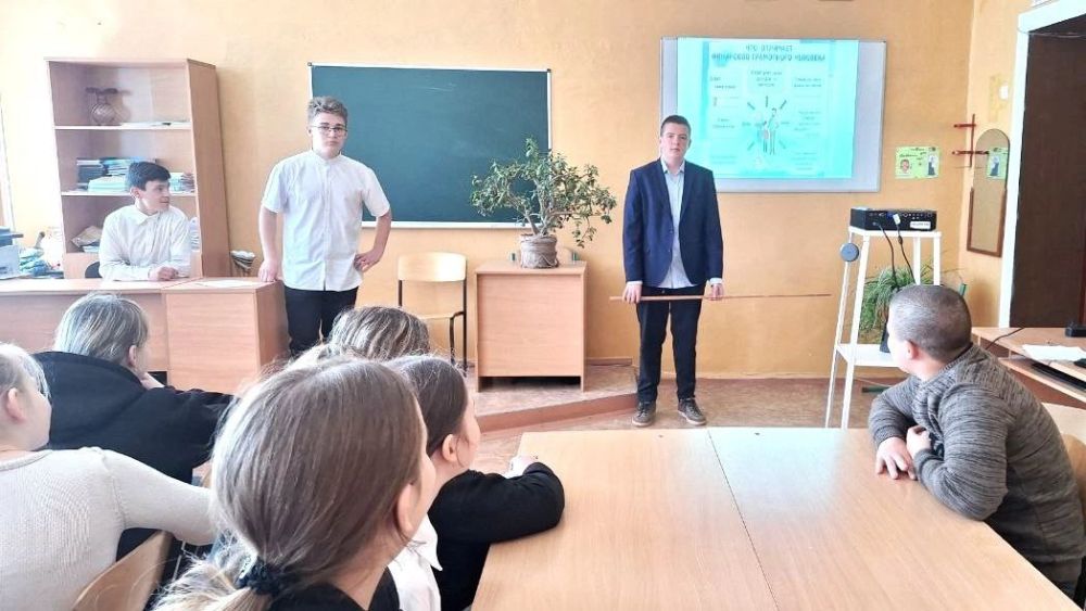 29 апреля в ГБОУ «Мироновская школа №10 г.о. Дебальцево» прошел увлекательный урок финансовой грамотности «С деньгами на «ты» или Зачем быть финансово грамотным?» 29 апреля в ГБОУ «Мироновская школа №10 г.о. Дебальцево» прошел увлекательный урок финансовой грамотности «С деньгами на «ты» или Зачем быть финансово грамотным?»