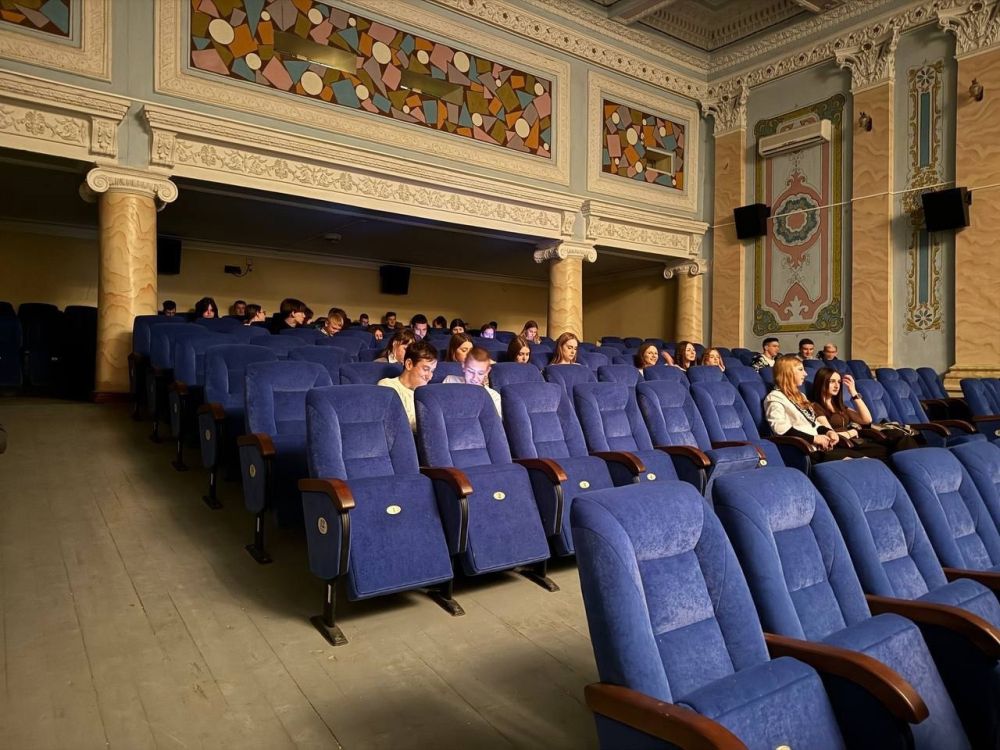 28 апреля в кинотеатре «Трубник» состоялась трансляция фильма «Белорусский вокзал» в честь бесплатной Всероссийской киноакции «Кино Победы!» от Фонда Кино 28 апреля в кинотеатре «Трубник» состоялась трансляция фильма «Белорусский вокзал» в честь бесплатной Всероссийской киноакции «Кино Победы!» от Фонда Кино