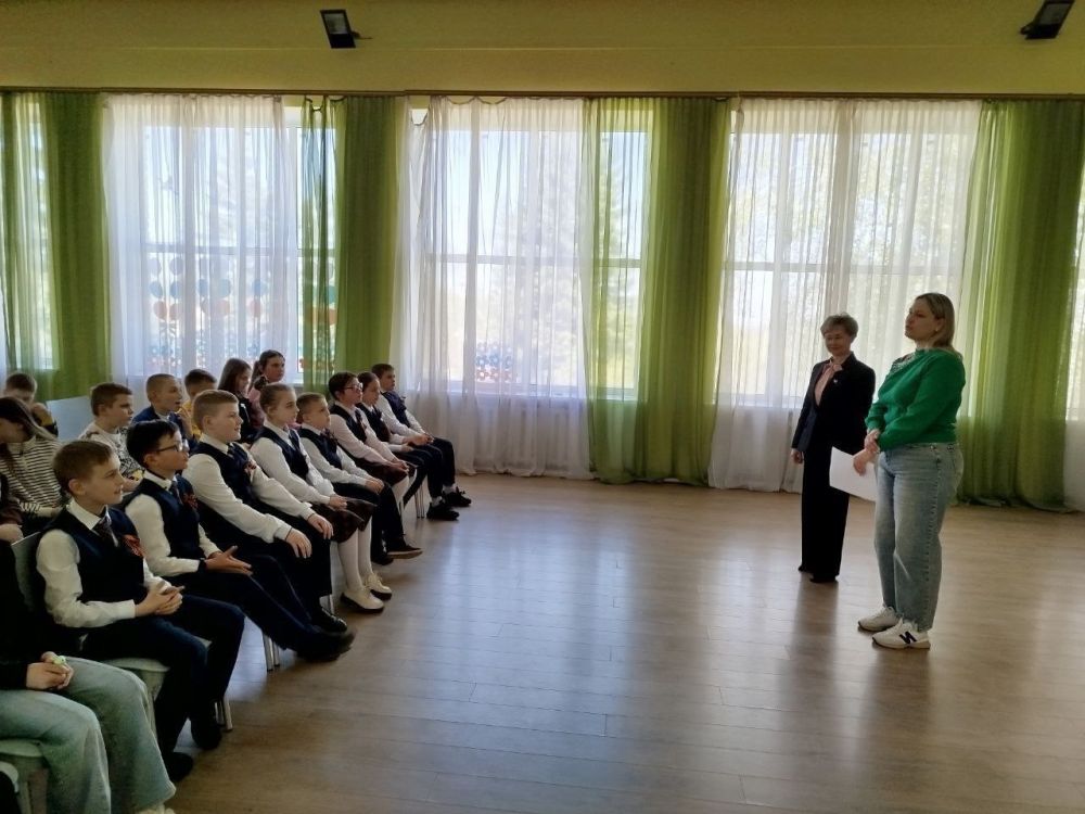 В рамках проекта партии ЕДИНАЯ РОССИЯ "Здоровое будущее" заведующая терапевтическим отделением поликлиники 2 ЯЦРБ МБ ДНР, депутат Ясиноватского муниципального совета Елена Асаул совместно с врачом терапевтом Анастасией... В рамках проекта партии ЕДИНАЯ РОССИЯ "Здоровое будущее" заведующая терапевтическим отделением поликлиники 2 ЯЦРБ МБ ДНР, депутат Ясиноватского муниципального совета Елена Асаул совместно с врачом терапевтом Анастасией...
