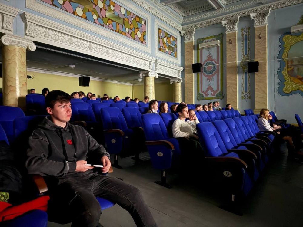 28 апреля в кинотеатре «Трубник» состоялась трансляция фильма «Белорусский вокзал» в честь бесплатной Всероссийской киноакции «Кино Победы!» от Фонда Кино 28 апреля в кинотеатре «Трубник» состоялась трансляция фильма «Белорусский вокзал» в честь бесплатной Всероссийской киноакции «Кино Победы!» от Фонда Кино