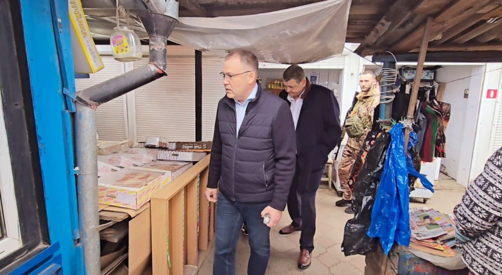 Иван Приходько: Губернатор Кузбасса Илья Владимирович Середюк во время пребывания в Горловке посетил рынок в жилом массиве «Комсомолец», который в воскресенье, 27 апреля, подвергся ожесточенному артобстрелу со стороны... Иван Приходько: Губернатор Кузбасса Илья Владимирович Середюк во время пребывания в Горловке посетил рынок в жилом массиве «Комсомолец», который в воскресенье, 27 апреля, подвергся ожесточенному артобстрелу со стороны...
