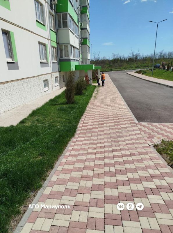 «Мариупольжилкомплекс» благоустроил дворы многоэтажек в двух районах города «Мариупольжилкомплекс» благоустроил дворы многоэтажек в двух районах города