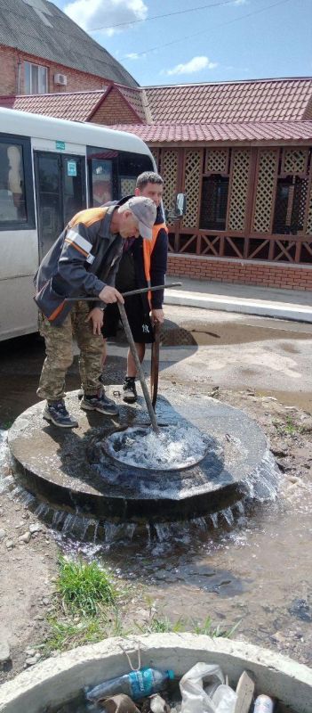 Аварийная бригада Республики Бурятия продолжает устранять неполадки в Старобешевском округе Аварийная бригада Республики Бурятия продолжает устранять неполадки в Старобешевском округе