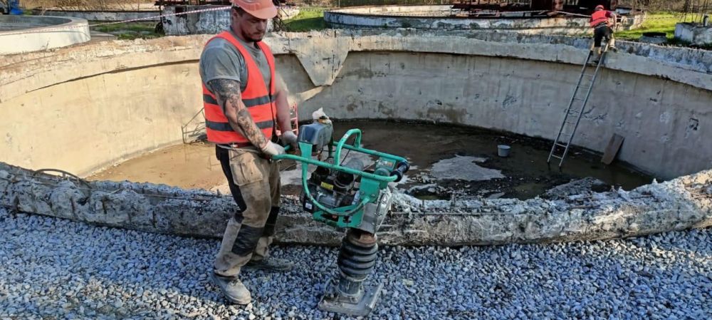 Нижегородские специалисты продолжают работы на очистных сооружениях Харцызска Нижегородские специалисты продолжают работы на очистных сооружениях Харцызска