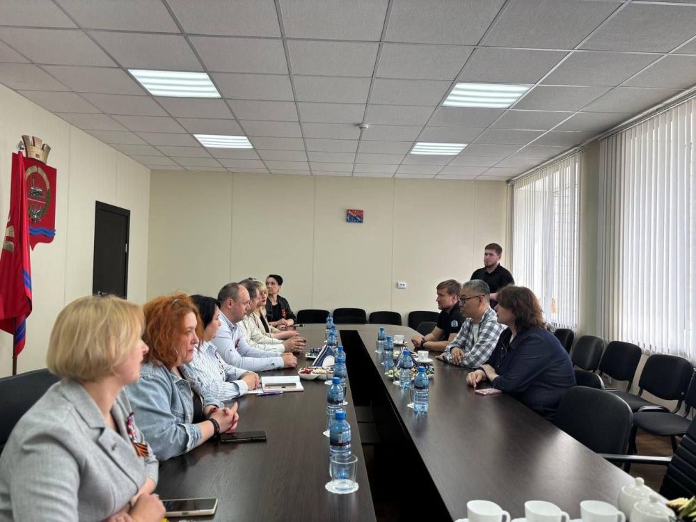 С рабочей поездкой Волновахский округ посетил глава Тазовского района С рабочей поездкой Волновахский округ посетил глава Тазовского района