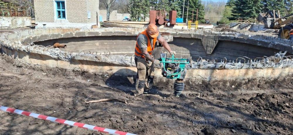 Подрядчики Нижегородской области продолжают работы на очистных сооружениях Харцызска Подрядчики Нижегородской области продолжают работы на очистных сооружениях Харцызска