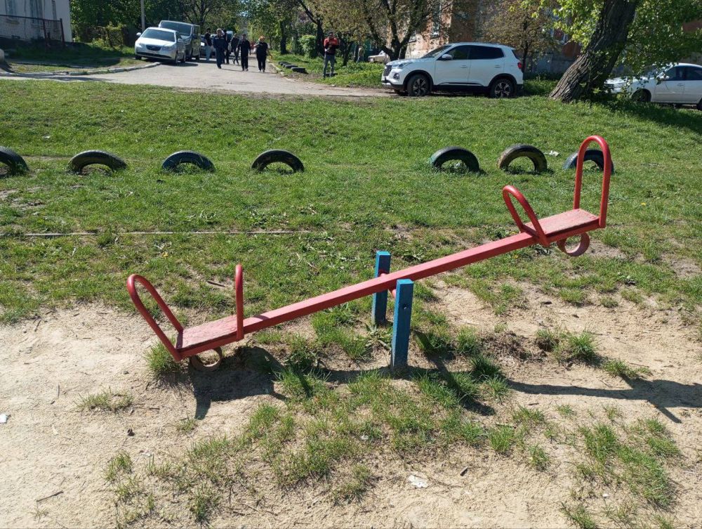 В Кировском внутригородском районе продолжаются работы В Кировском внутригородском районе продолжаются работы