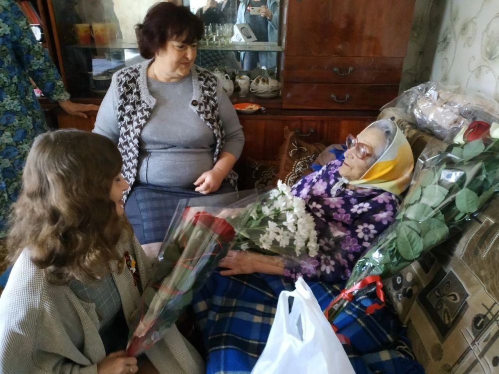 Сегодня, 30 апреля, свой 100-й День рождения отметила житель Центрально-Городского внутригородского района Горловки Сегодня, 30 апреля, свой 100-й День рождения отметила житель Центрально-Городского внутригородского района Горловки