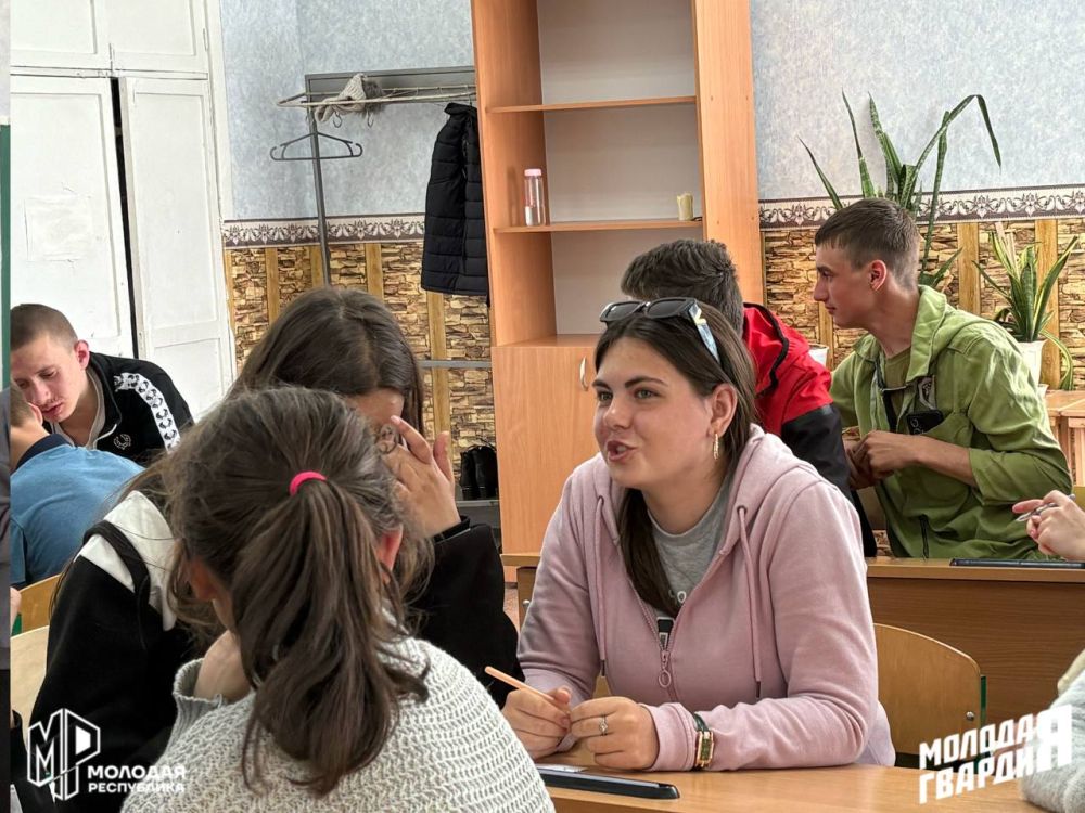 Побеждай знанием. Тельмановский штаб МР и МГЕР ДНР провёл в Михайловской школе интеллектуальную игру «Законы и выборы» Побеждай знанием. Тельмановский штаб МР и МГЕР ДНР провёл в Михайловской школе интеллектуальную игру «Законы и выборы»