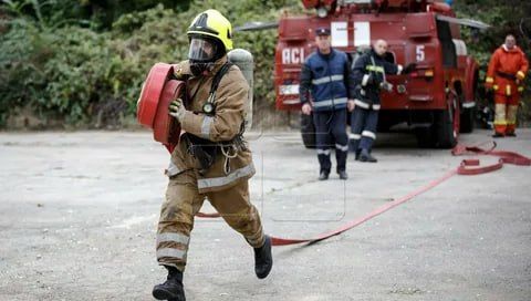 В рамках партийного проекта #КультураМалойРодины, 30.04.2025 года, сотрудники и творческие коллективы МБУ «Новотроицкий ДК им. Леси Украинки» ко Дню пожарной охраны МЧС России шлют онлайн- поздравление «Главная особенность... В рамках партийного проекта #КультураМалойРодины, 30.04.2025 года, сотрудники и творческие коллективы МБУ «Новотроицкий ДК им. Леси Украинки» ко Дню пожарной охраны МЧС России шлют онлайн- поздравление «Главная особенность...