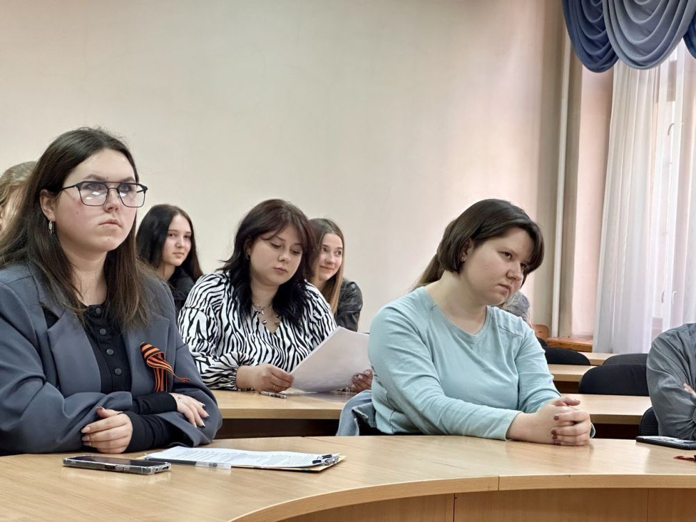 29 апреля 2025 года, в рамках Года защитника Отечества, сотрудники отдела по воспитательной и социальной работе со студентами Донецкого государственного университета провели Фестиваль презентаций «Герои малой Родины»... 29 апреля 2025 года, в рамках Года защитника Отечества, сотрудники отдела по воспитательной и социальной работе со студентами Донецкого государственного университета провели Фестиваль презентаций «Герои малой Родины»...