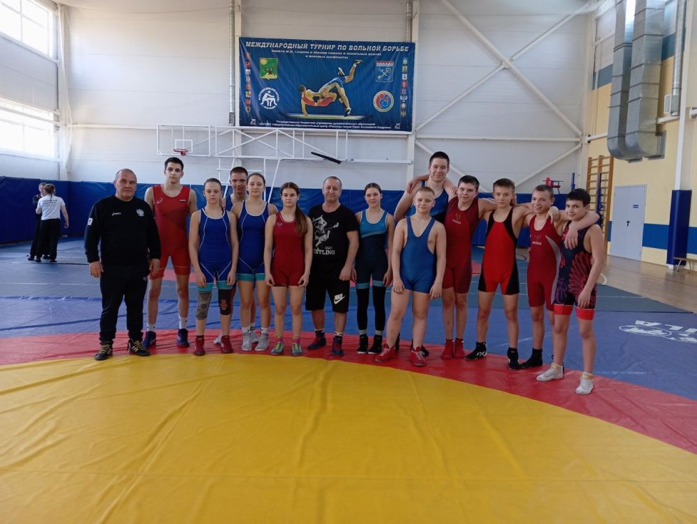 Команда спортивной школы городского округа Енакиево в период с 14 по 28 апреля принимала участие в совместных тренировочных мероприятиях по спортивной борьбе (вольная борьба) между спортсменами Ленинградской области и... Команда спортивной школы городского округа Енакиево в период с 14 по 28 апреля принимала участие в совместных тренировочных мероприятиях по спортивной борьбе (вольная борьба) между спортсменами Ленинградской области и...
