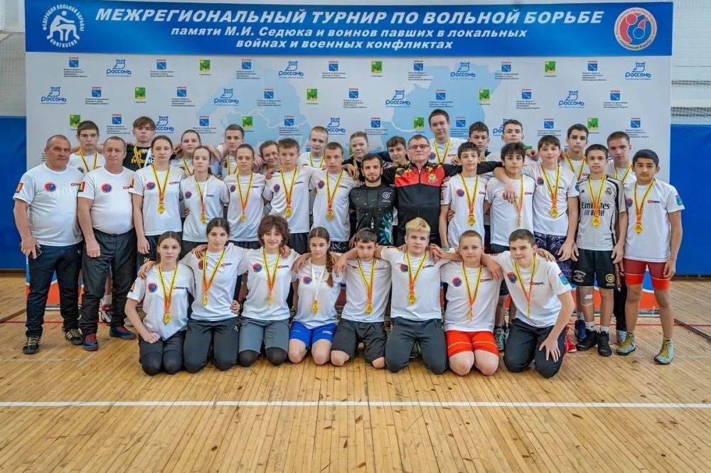 Команда спортивной школы городского округа Енакиево в период с 14 по 28 апреля принимала участие в совместных тренировочных мероприятиях по спортивной борьбе (вольная борьба) между спортсменами Ленинградской области и... Команда спортивной школы городского округа Енакиево в период с 14 по 28 апреля принимала участие в совместных тренировочных мероприятиях по спортивной борьбе (вольная борьба) между спортсменами Ленинградской области и...