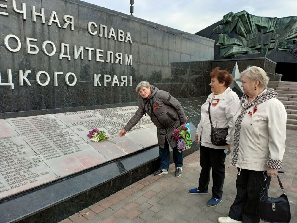 Александр Подгорный: 30 апреля в преддверии празднования 80-летия Великой Победы получатели социальных услуг МБУ «Территориальный центр социального обслуживания (предоставления социальных услуг) Червоногвардейского района... Александр Подгорный: 30 апреля в преддверии празднования 80-летия Великой Победы получатели социальных услуг МБУ «Территориальный центр социального обслуживания (предоставления социальных услуг) Червоногвардейского района...