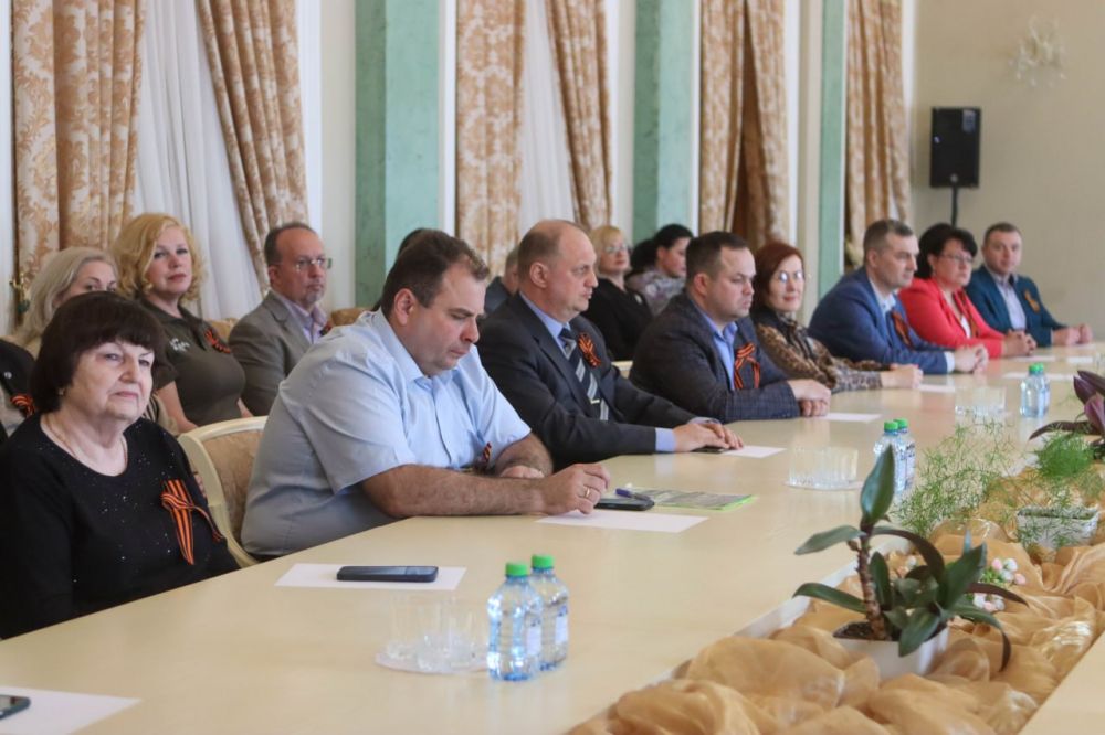 Члены Общественной палаты ДНР поддержали предложения по улучшению демографической ситуации Члены Общественной палаты ДНР поддержали предложения по улучшению демографической ситуации