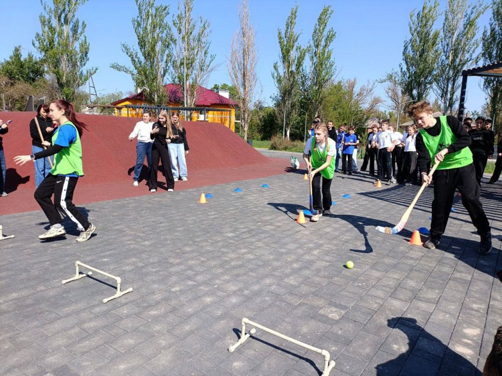Сегодня в «Нижегородском» сквере прошла спортивная игра, приуроченная празднованию 1 Мая Сегодня в «Нижегородском» сквере прошла спортивная игра, приуроченная празднованию 1 Мая