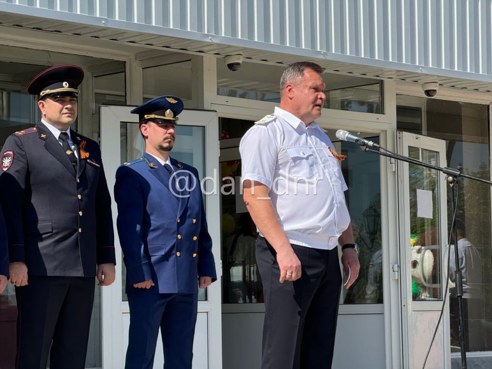 Поезд тронулся. В Донецке после капремонта открылась детская железная дорога Поезд тронулся. В Донецке после капремонта открылась детская железная дорога