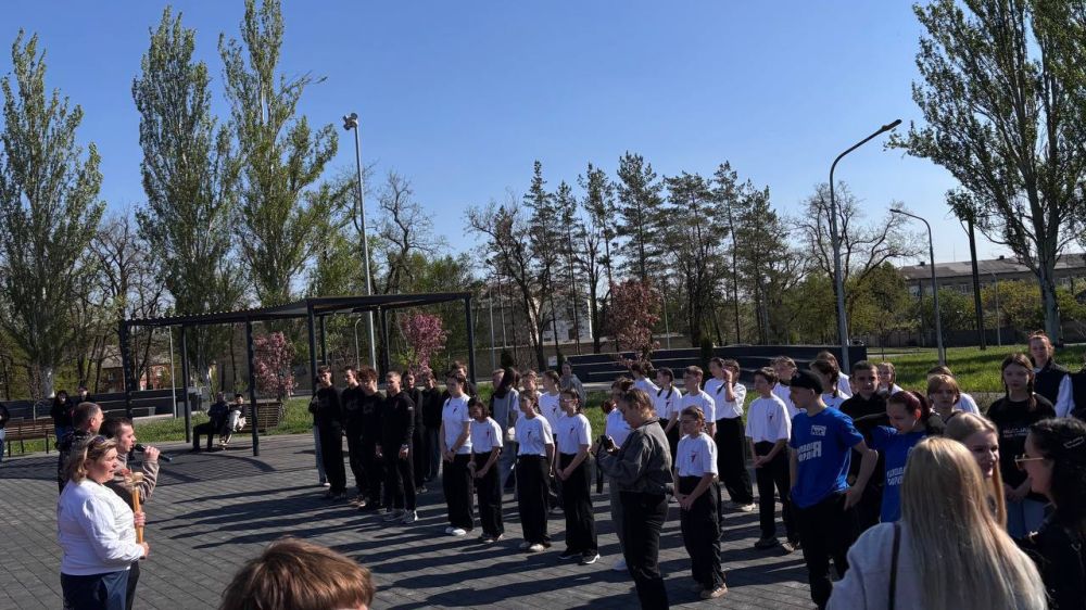 Сегодня в «Нижегородском» сквере прошла спортивная игра, приуроченная празднованию 1 Мая Сегодня в «Нижегородском» сквере прошла спортивная игра, приуроченная празднованию 1 Мая