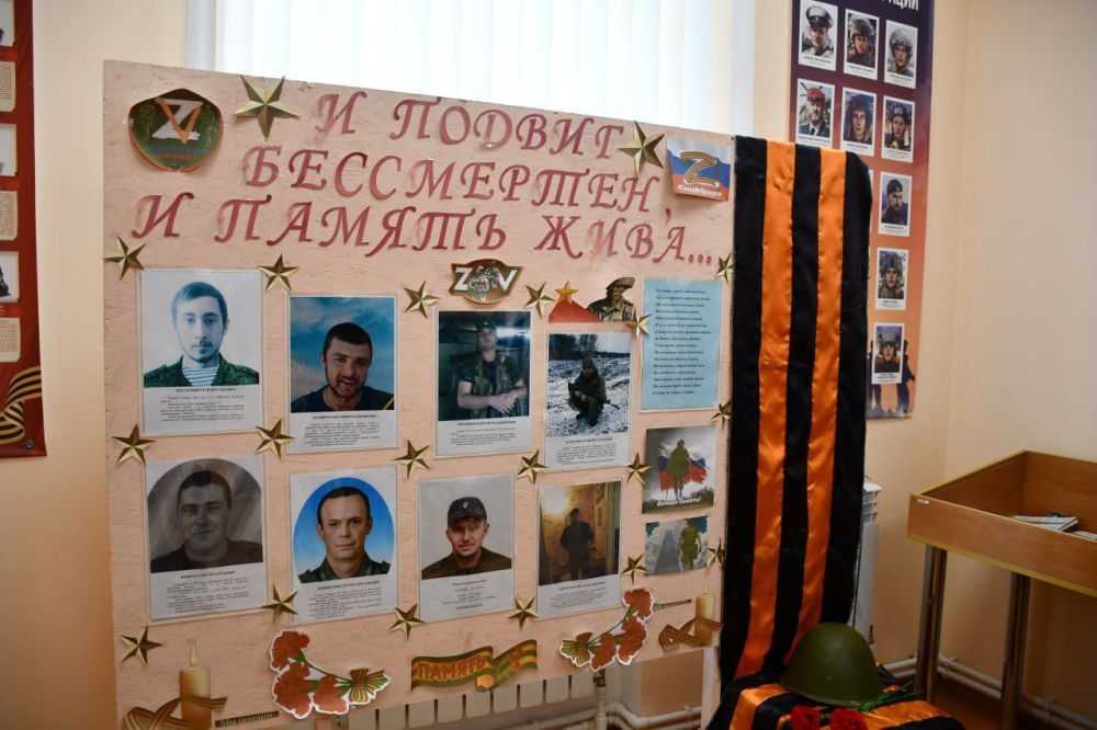 Сергей Желновач: Еще одним социальным объектом, восстановленным Хабаровским краем в Дебальцево, который посетили на этот раз гости, стала общеобразовательная школа № 2, где гости оценили и качество выполненного ремонта, и ту... Сергей Желновач: Еще одним социальным объектом, восстановленным Хабаровским краем в Дебальцево, который посетили на этот раз гости, стала общеобразовательная школа № 2, где гости оценили и качество выполненного ремонта, и ту...
