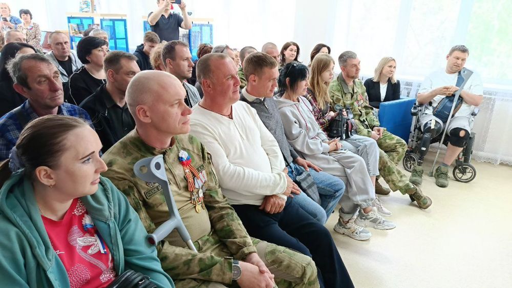 Первомайская встреча в библиотеке Первомайская встреча в библиотеке