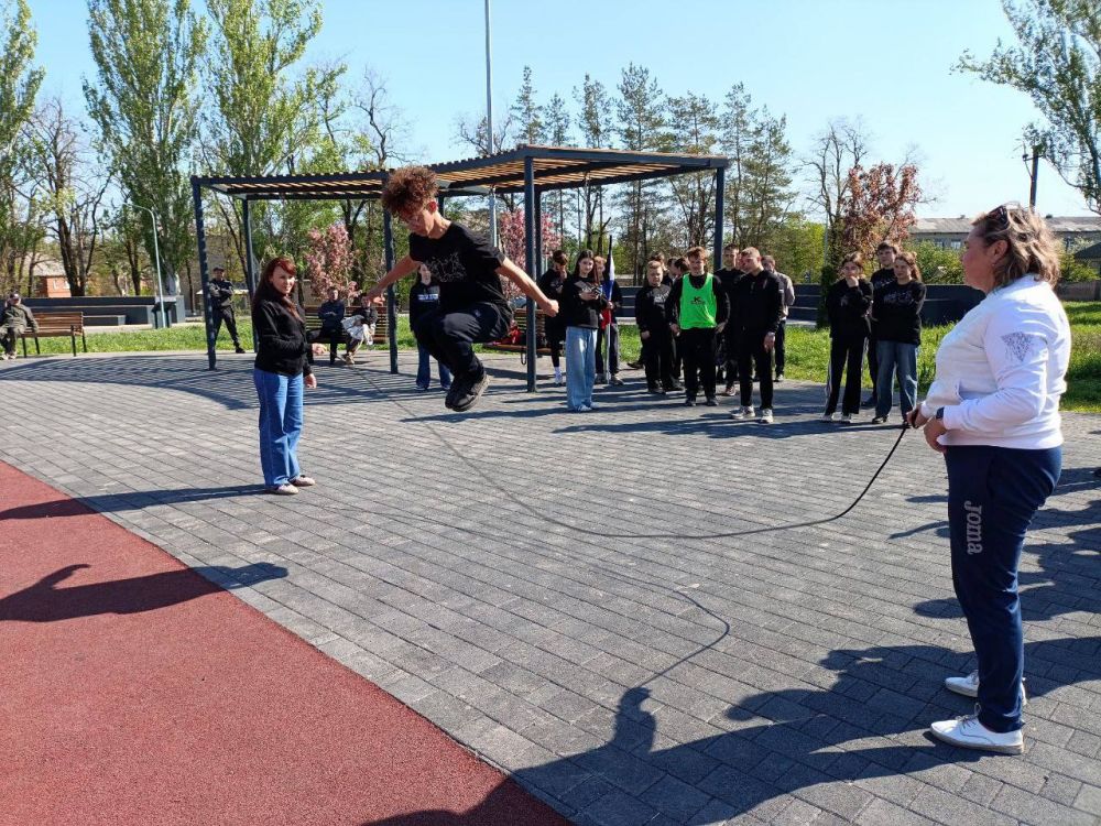 Сегодня в «Нижегородском» сквере прошла спортивная игра, приуроченная празднованию 1 Мая Сегодня в «Нижегородском» сквере прошла спортивная игра, приуроченная празднованию 1 Мая