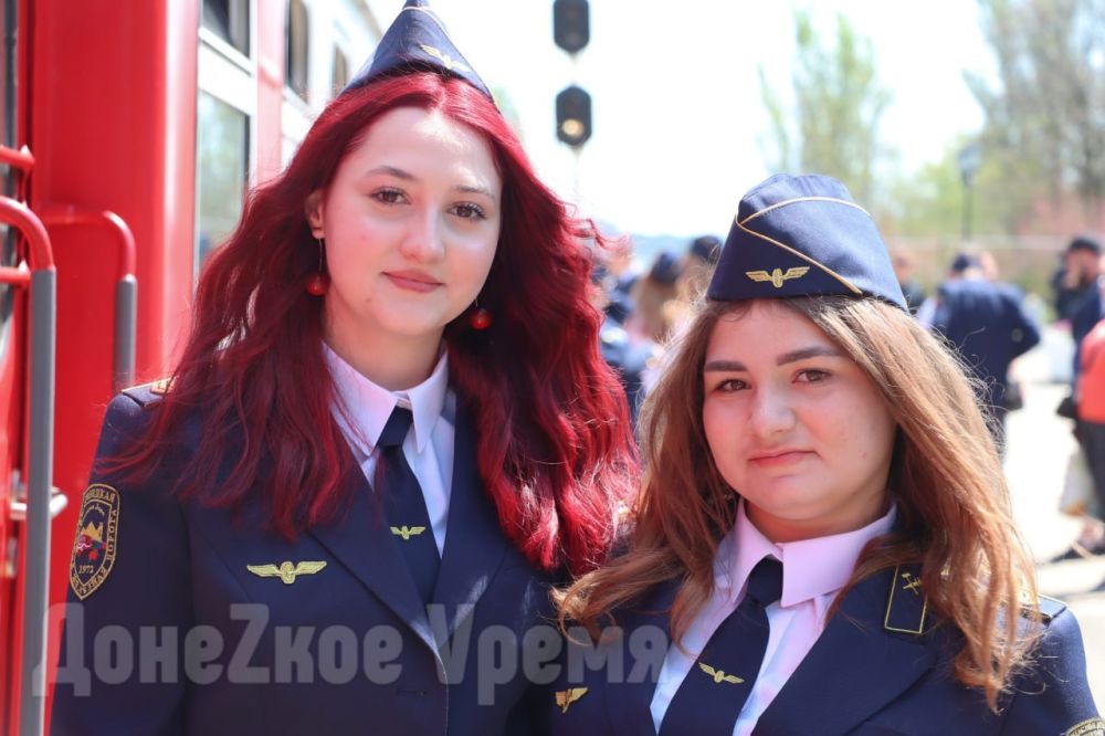 Народ соскучился: Детская железная дорога в Донецке встретила первых с начала СВО пассажиров Народ соскучился: Детская железная дорога в Донецке встретила первых с начала СВО пассажиров