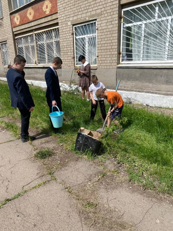 Игорь Мартынов: По поручению Главы Донецкой Народной Республики Дениса Пушилина городской округ Енакиево продолжает принимать участие в акции по благоустройству и озеленению Республики «Зеленый Донбасс» Игорь Мартынов: По поручению Главы Донецкой Народной Республики Дениса Пушилина городской округ Енакиево продолжает принимать участие в акции по благоустройству и озеленению Республики «Зеленый Донбасс»