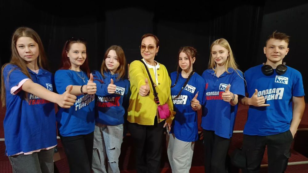 "Диалог на равных" с Викторией Тарасовой прошёл сегодня с молодёжью в ЦДЮТ "Диалог на равных" с Викторией Тарасовой прошёл сегодня с молодёжью в ЦДЮТ