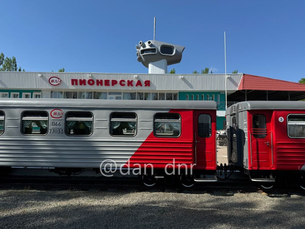 Поезд тронулся. В Донецке после капремонта открылась детская железная дорога Поезд тронулся. В Донецке после капремонта открылась детская железная дорога