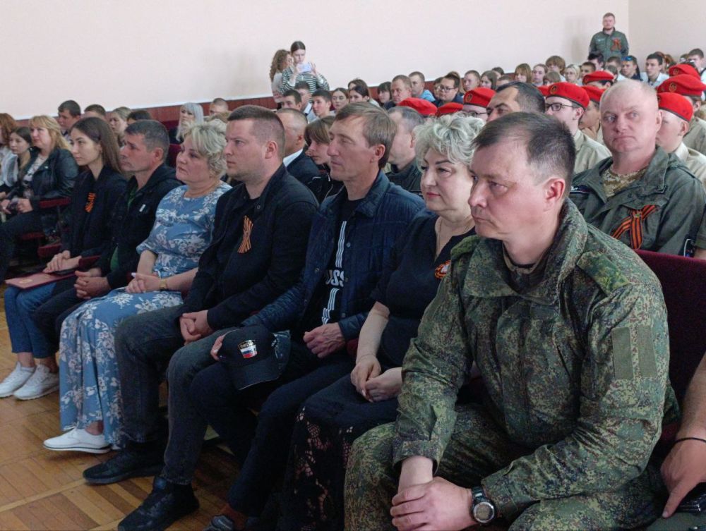 В Снежном открыли Школу молодого поисковика В Снежном открыли Школу молодого поисковика