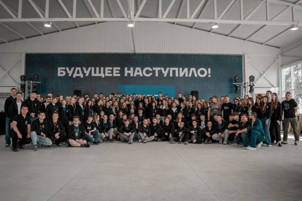 Кирилл Макаров: На форуме «МОРЕ», который проводит «Молодая Республика», встретился с координаторами штабов, их заместителями и пресс-секретарями Кирилл Макаров: На форуме «МОРЕ», который проводит «Молодая Республика», встретился с координаторами штабов, их заместителями и пресс-секретарями