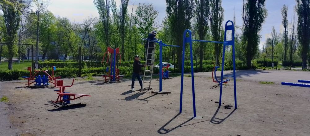 Игорь Мартынов: По поручению Главы Донецкой Народной Республики Дениса Пушилина городской округ Енакиево продолжает благоустраивать детские игровые и спортивные инфраструктуры Игорь Мартынов: По поручению Главы Донецкой Народной Республики Дениса Пушилина городской округ Енакиево продолжает благоустраивать детские игровые и спортивные инфраструктуры