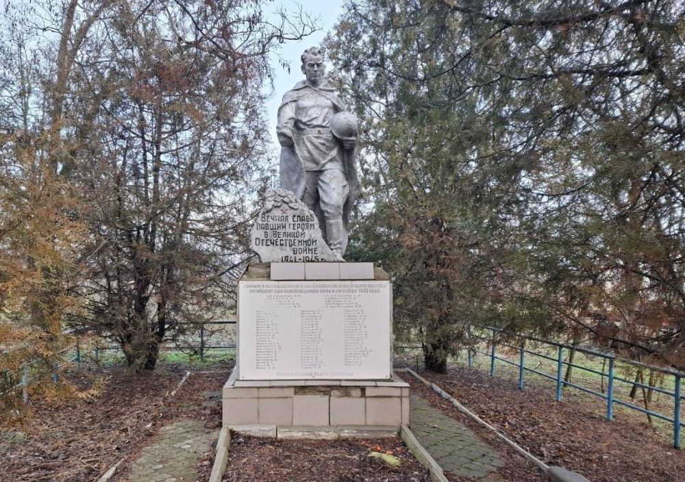Липецкие строители установили скульптуру солдата-воина ВОВ в селе Новоянисоль Липецкие строители установили скульптуру солдата-воина ВОВ в селе Новоянисоль