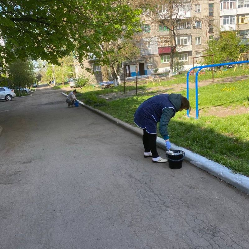 Кировчане облагораживают дворы и придомовые территории Кировчане облагораживают дворы и придомовые территории