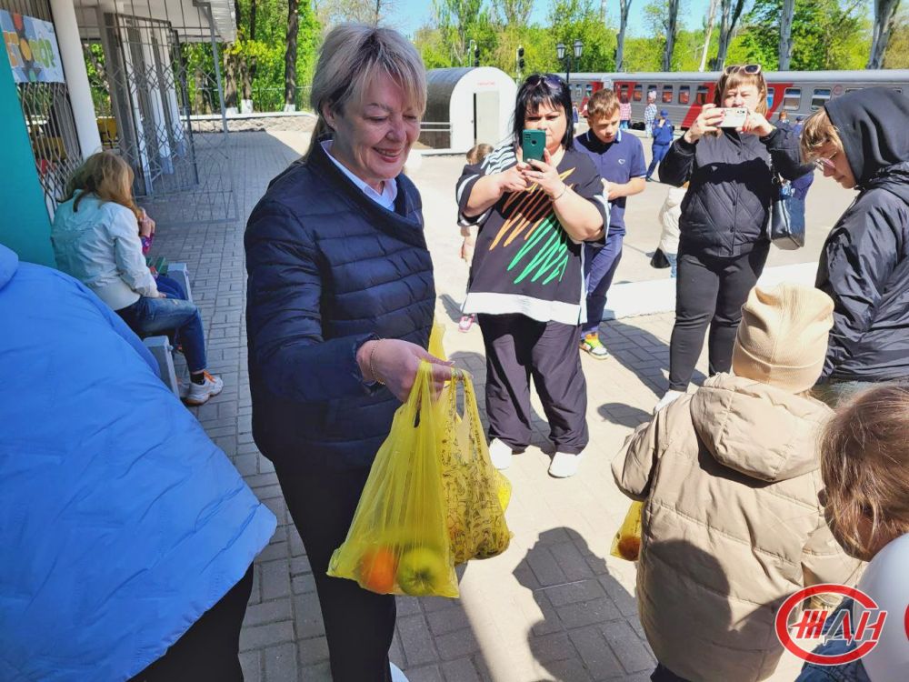 На Донецкой детской железной дороге прошла благотворительная акция для детей с особыми потребностями На Донецкой детской железной дороге прошла благотворительная акция для детей с особыми потребностями