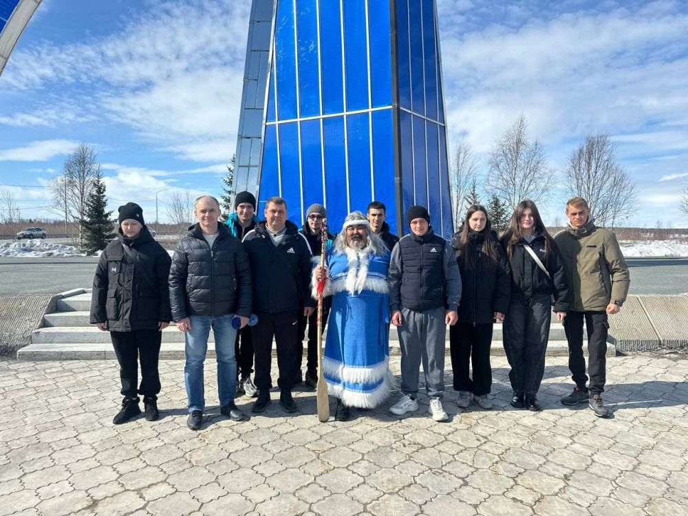Обучающиеся ГБОУ "Бугасская школа" прибыли в город Салехард для участия в историко-патриотических спортивных играх "Помним, чтим, защитим", посвящённые 80-летию Победы в Великой Отечественной войне Обучающиеся ГБОУ "Бугасская школа" прибыли в город Салехард для участия в историко-патриотических спортивных играх "Помним, чтим, защитим", посвящённые 80-летию Победы в Великой Отечественной войне
