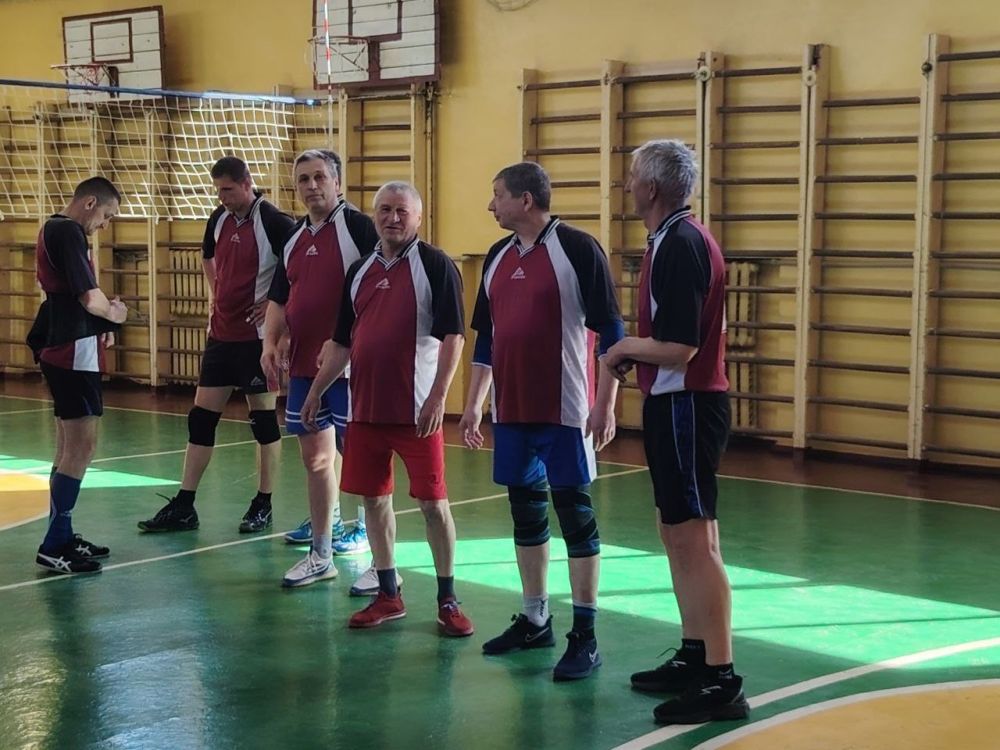 03.05.2025 в г. Ждановка прошёл открытый турнир по волейболу среди мужских команд, посвящённый 80-летию Победы в Великой Отечественной войне 03.05.2025 в г. Ждановка прошёл открытый турнир по волейболу среди мужских команд, посвящённый 80-летию Победы в Великой Отечественной войне