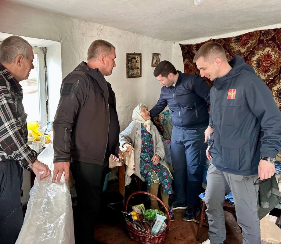 По поручению Губернатора Чукотского автономного округа Кузнецова В.Г., совместно с заместителем администрации главы г.о.Дебальцево, Бессараб В.И., поздравили участников Великой Отечественной войны проживающих на подшефной... По поручению Губернатора Чукотского автономного округа Кузнецова В.Г., совместно с заместителем администрации главы г.о.Дебальцево, Бессараб В.И., поздравили участников Великой Отечественной войны проживающих на подшефной...