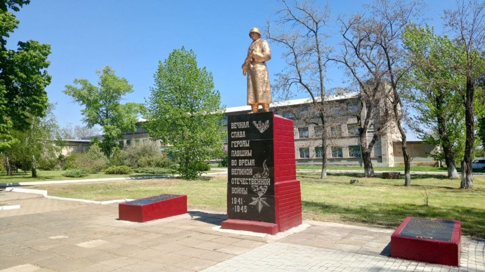 Акция «География Подвига». По всей стране стоят в городах и сёлах скромные памятники тем солдатам, которые не вернулись с войны Акция «География Подвига». По всей стране стоят в городах и сёлах скромные памятники тем солдатам, которые не вернулись с войны
