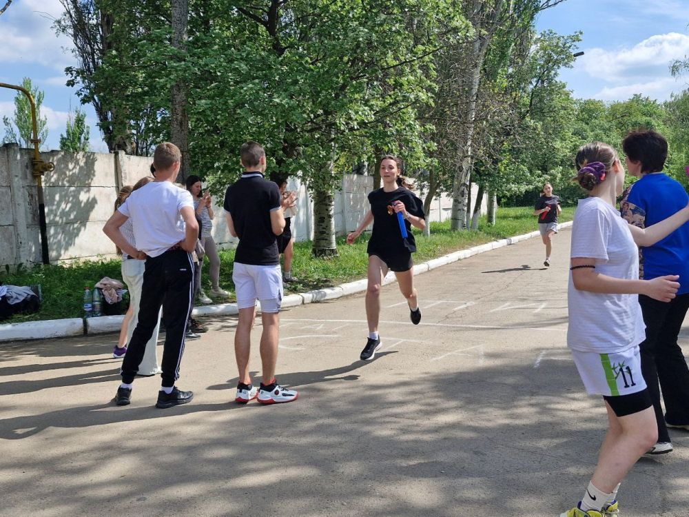 5 мая 2025 года в городском парке им. Чехова прошла Харцызская городская легкоатлетическая эстафета среди учебных заведений, посвященная Дню Победы 5 мая 2025 года в городском парке им. Чехова прошла Харцызская городская легкоатлетическая эстафета среди учебных заведений, посвященная Дню Победы