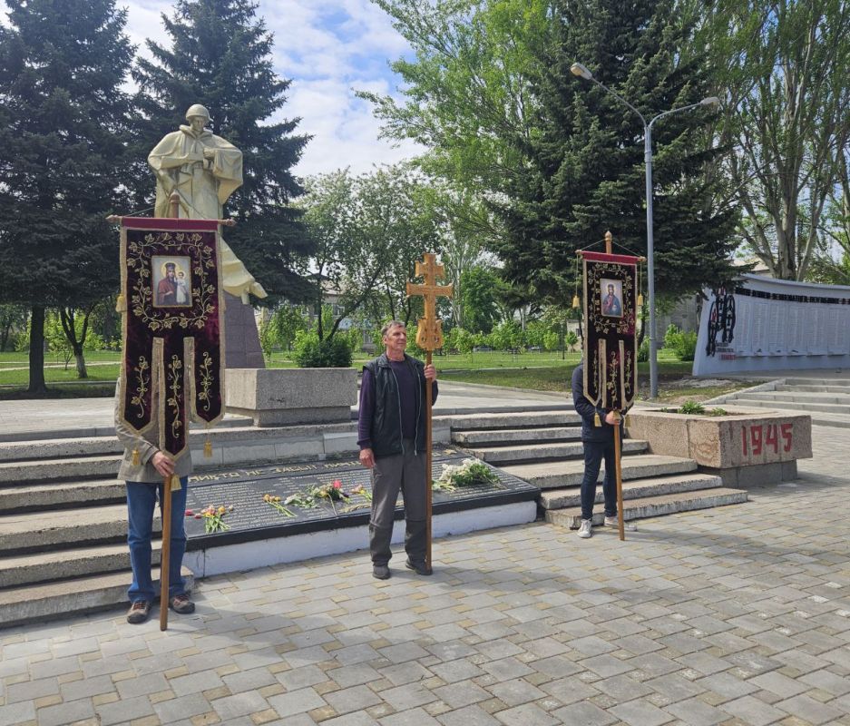В Ясиноватой состоялся крестный ход, посвящённый 80-летию Великой Победы В Ясиноватой состоялся крестный ход, посвящённый 80-летию Великой Победы